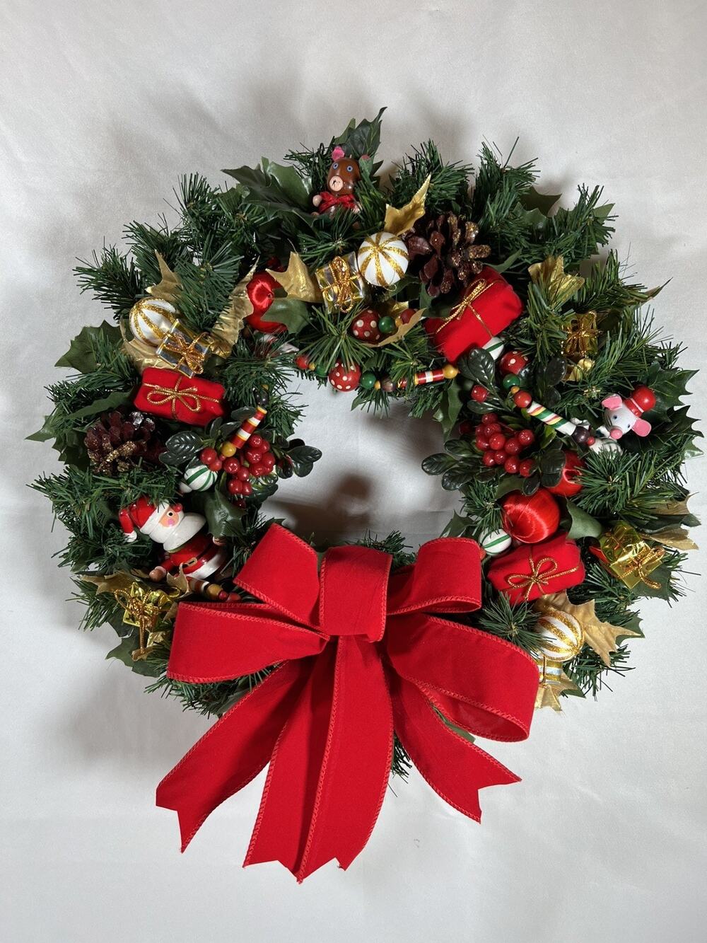 Vintage 16” Christmas Wreath Wood Beads Santa Bear Mouse Velvet Bow Gold & Red